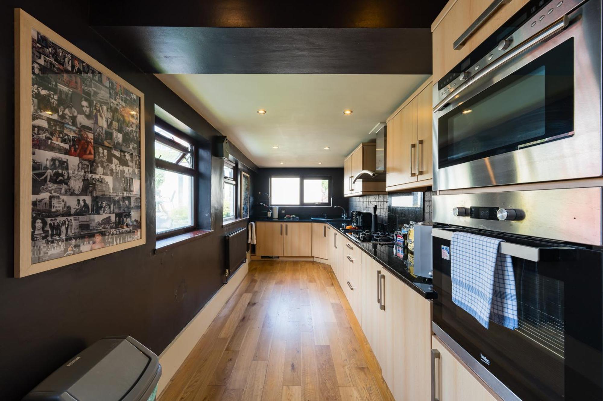 City Retreat, Spacious 4 Bed House, Games Room, Parking, Hot Tub & Bbq Cardiff Bagian luar foto