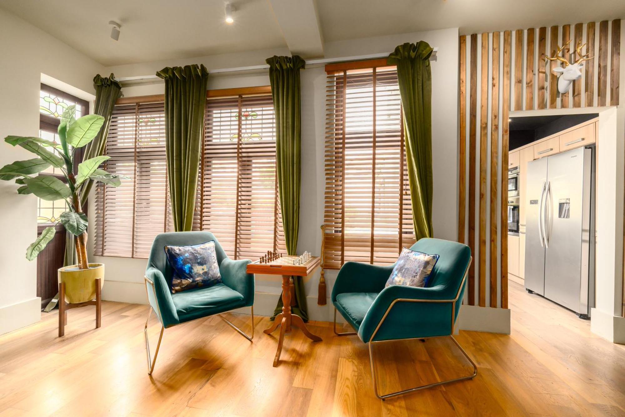 City Retreat, Spacious 4 Bed House, Games Room, Parking, Hot Tub & Bbq Cardiff Bagian luar foto