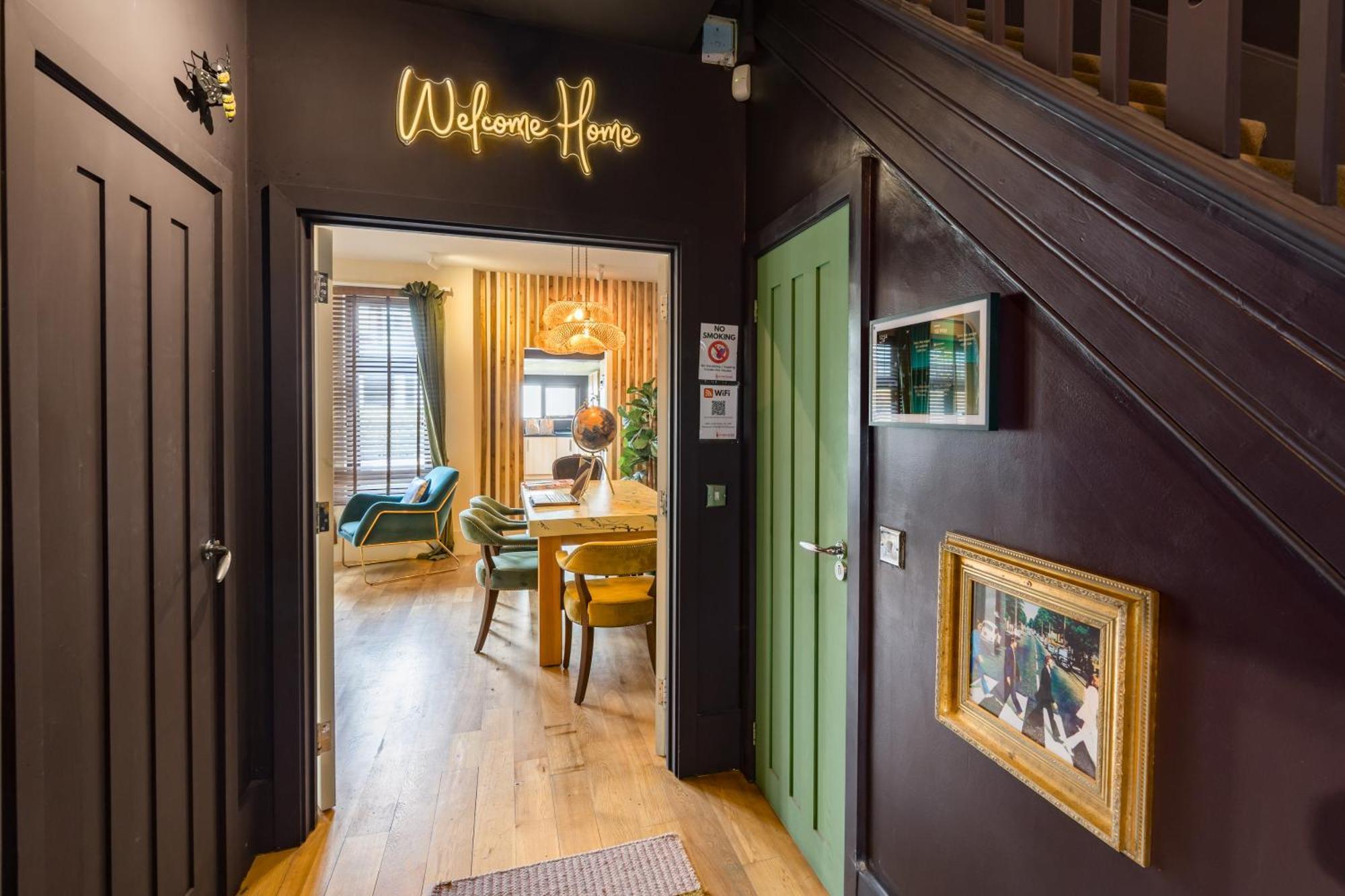 City Retreat, Spacious 4 Bed House, Games Room, Parking, Hot Tub & Bbq Cardiff Bagian luar foto