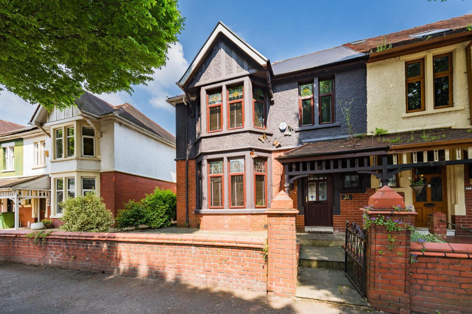 City Retreat, Spacious 4 Bed House, Games Room, Parking, Hot Tub & Bbq Cardiff Bagian luar foto